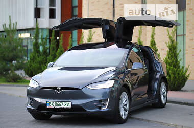 Позашляховик / Кросовер Tesla Model X 2017 в Хмельницькому