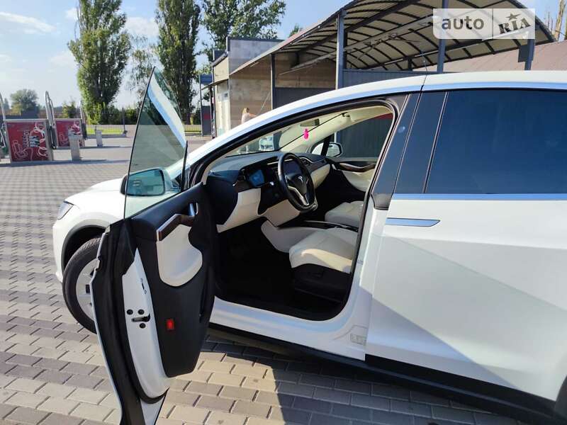 Внедорожник / Кроссовер Tesla Model X 2018 в Киеве