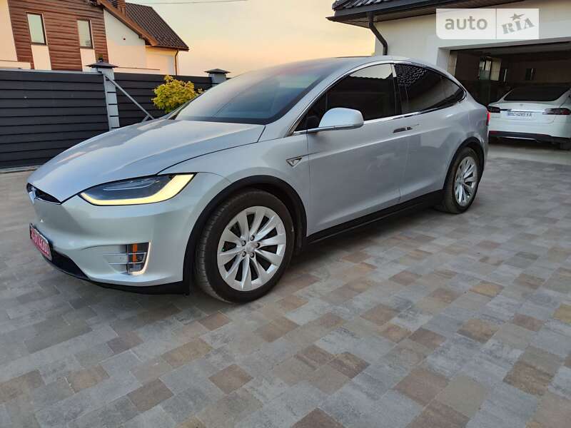 Tesla Model X 2016