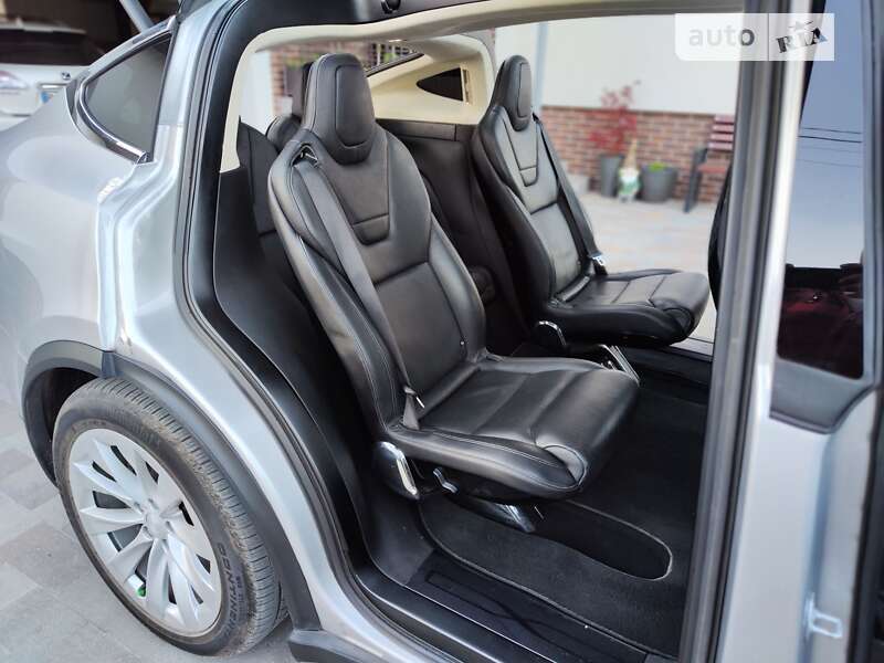Внедорожник / Кроссовер Tesla Model X 2016 в Львове фото 17 Внедорожник / Кроссовер Tesla Model X 2016 в Львове