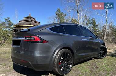 Позашляховик / Кросовер Tesla Model X 2016 в 