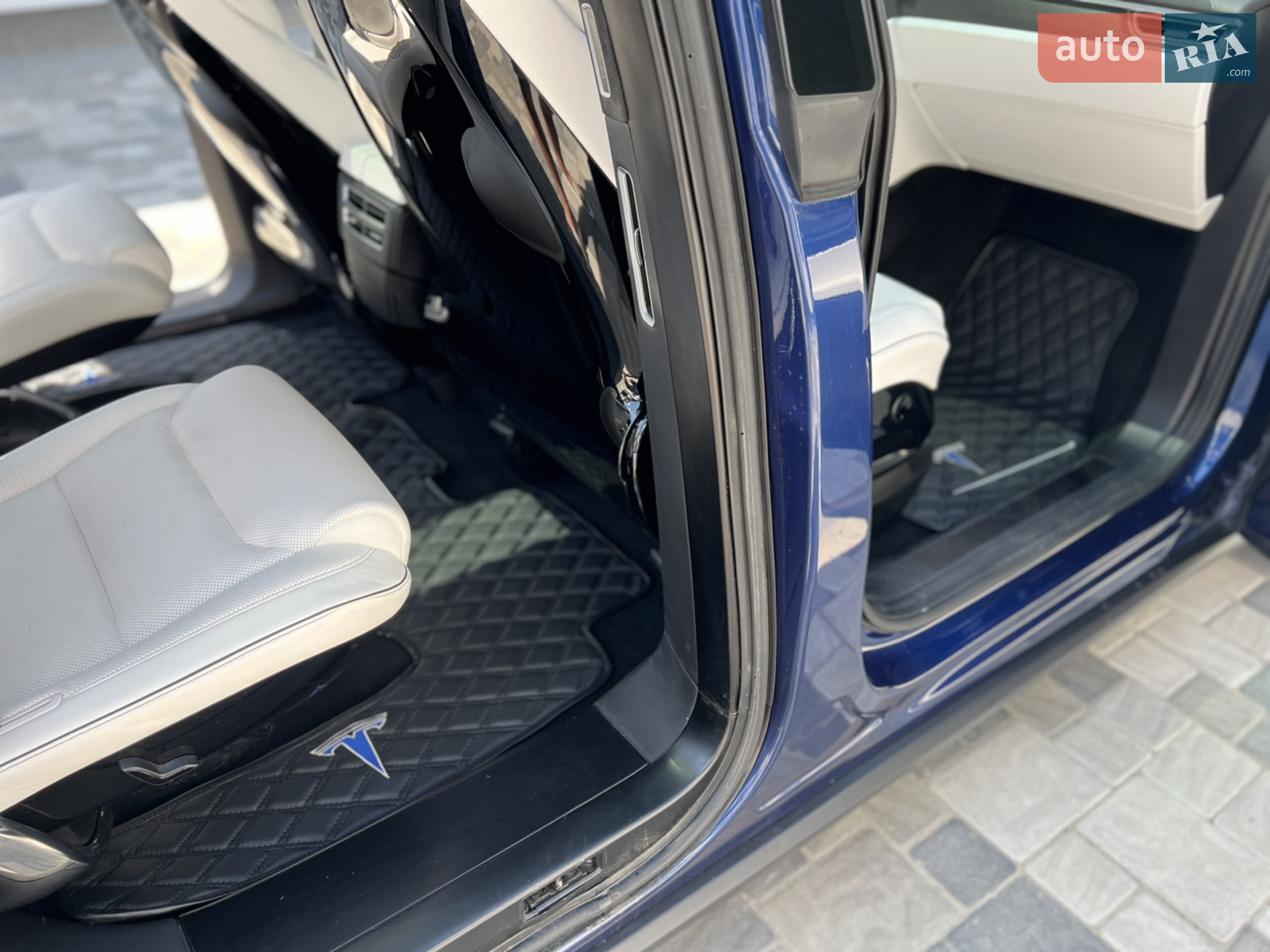 2016 Tesla Model X - мініатюра 28
