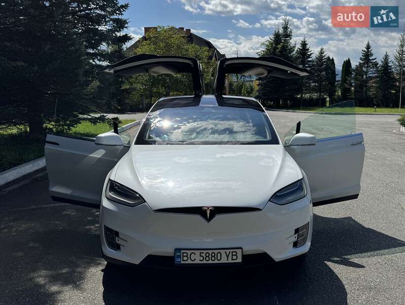 Позашляховик / Кросовер Tesla Model X 2020 в Стрию