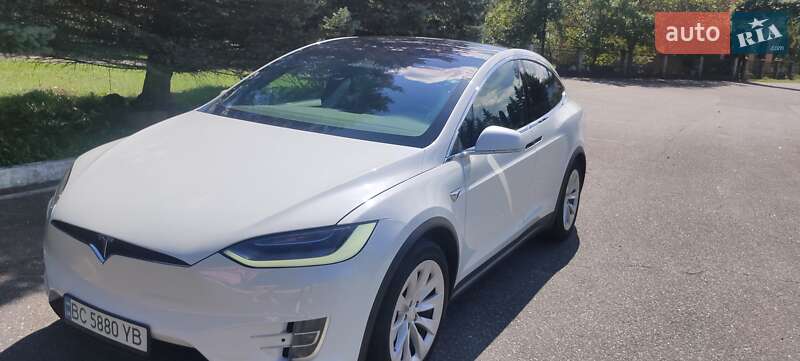 Позашляховик / Кросовер Tesla Model X 2020 в Стрию