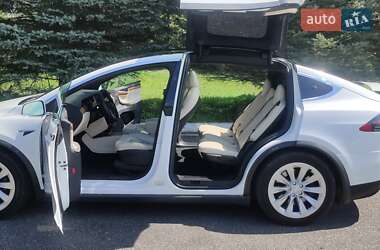 Позашляховик / Кросовер Tesla Model X 2020 в 