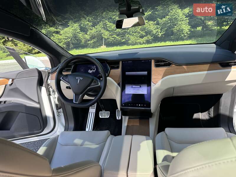 Позашляховик / Кросовер Tesla Model X 2020 в Стрию