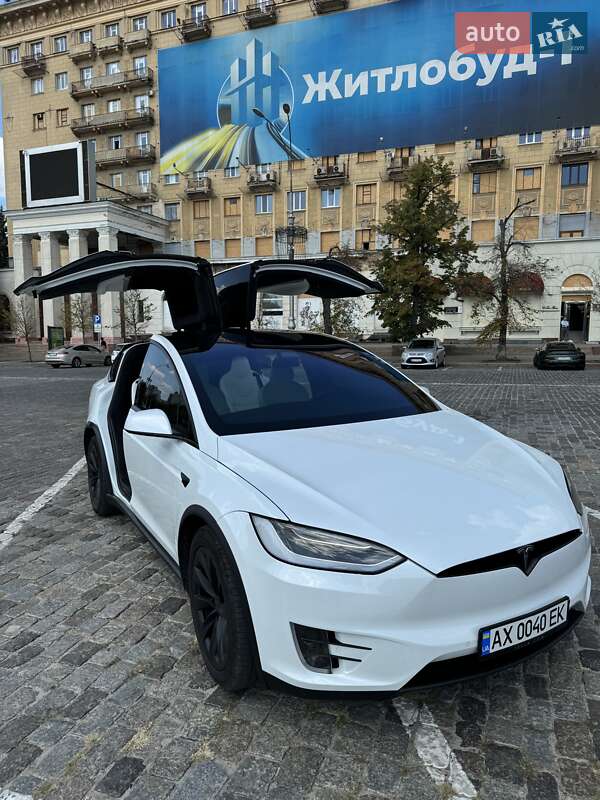 Позашляховик / Кросовер Tesla Model X 2019 в Харкові