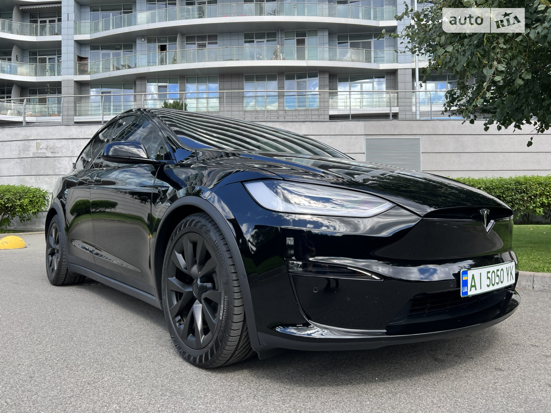 2022 Tesla Model X - фото 1