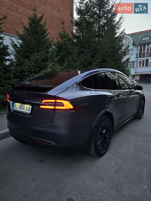 Позашляховик / Кросовер Tesla Model X 2018 в Тернополі