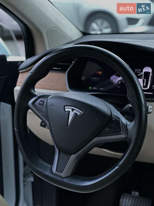 Позашляховик / Кросовер Tesla Model X 2018 в Ковелі