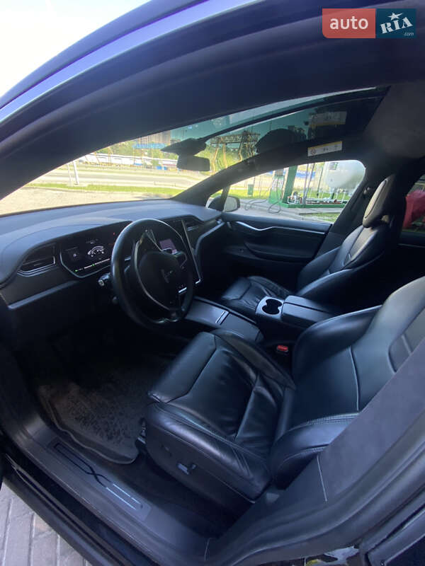 Позашляховик / Кросовер Tesla Model X 2017 в Києві
