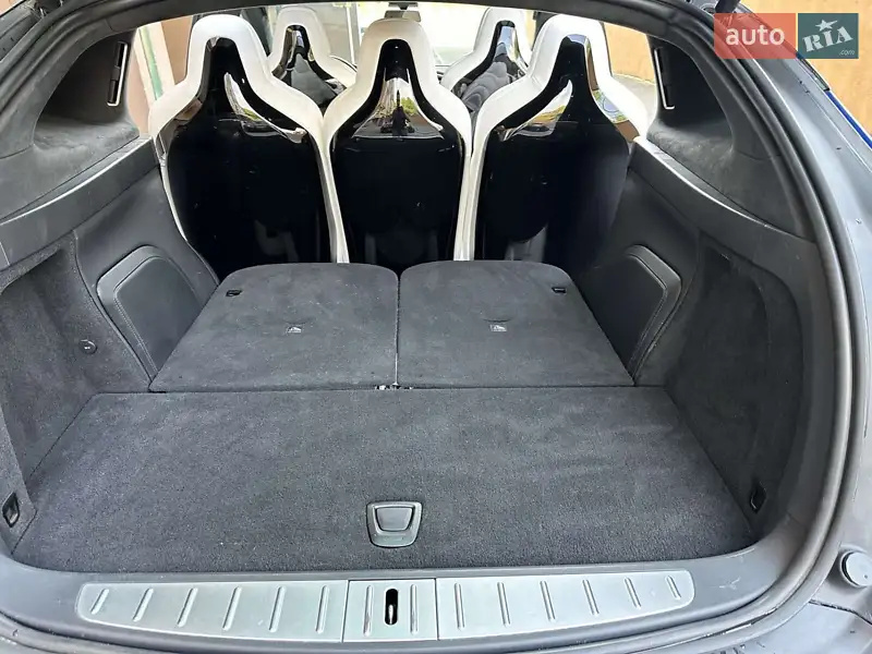Внедорожник / Кроссовер Tesla Model X 2016 в 