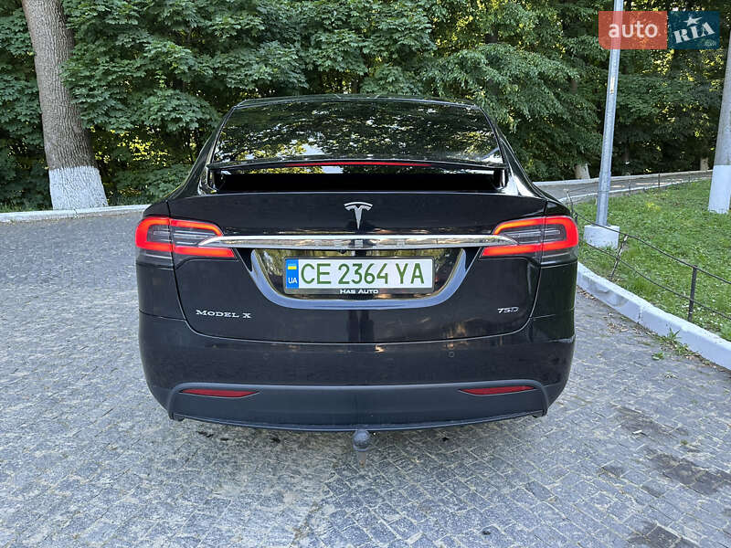 Позашляховик / Кросовер Tesla Model X 2017 в Чернівцях