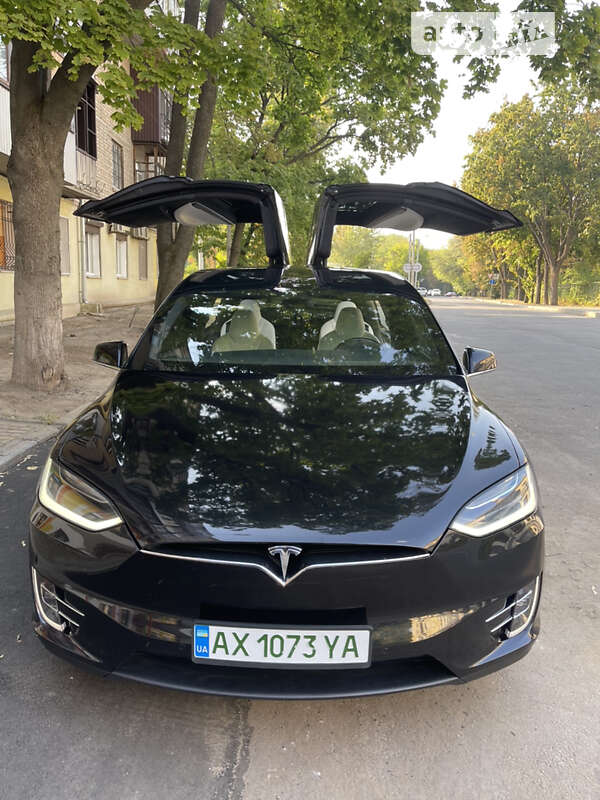 Позашляховик / Кросовер Tesla Model X 2017 в Харкові