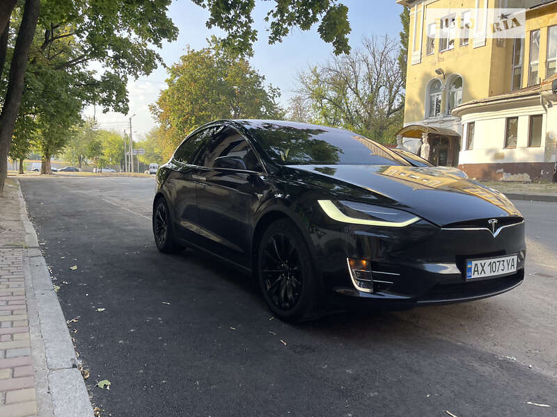 Позашляховик / Кросовер Tesla Model X 2017 в Харкові