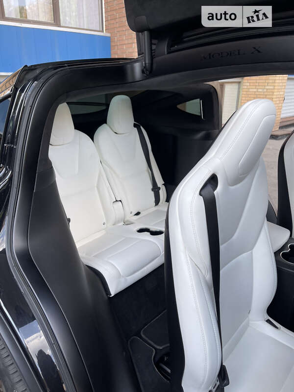Позашляховик / Кросовер Tesla Model X 2017 в Харкові
