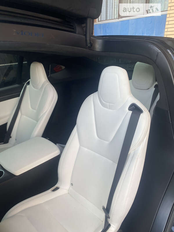 Позашляховик / Кросовер Tesla Model X 2017 в Харкові