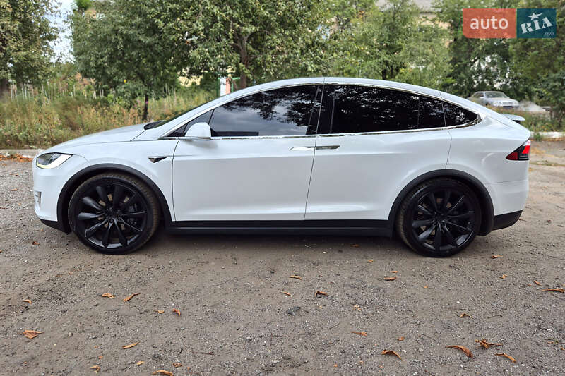 Позашляховик / Кросовер Tesla Model X 2020 в Києві