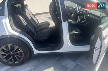 Позашляховик / Кросовер Tesla Model X 2024 в 