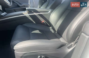Позашляховик / Кросовер Tesla Model X 2024 в 
