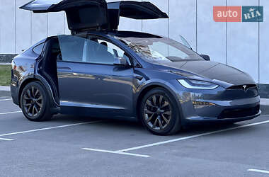 Tesla Model X 2021