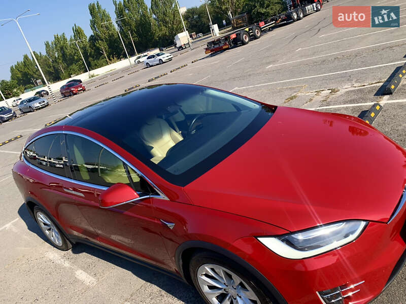 Позашляховик / Кросовер Tesla Model X 2016 в Дніпрі