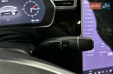 Позашляховик / Кросовер Tesla Model X 2016 в 