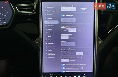 Позашляховик / Кросовер Tesla Model X 2016 в 