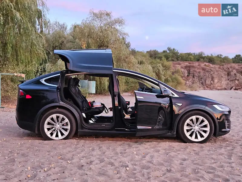 Tesla Model X 2016