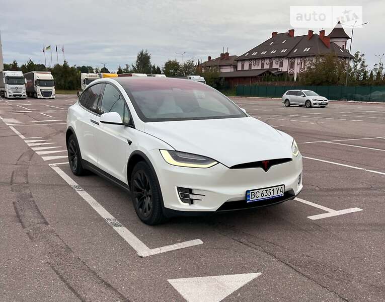 Позашляховик / Кросовер Tesla Model X 2017 в Львові