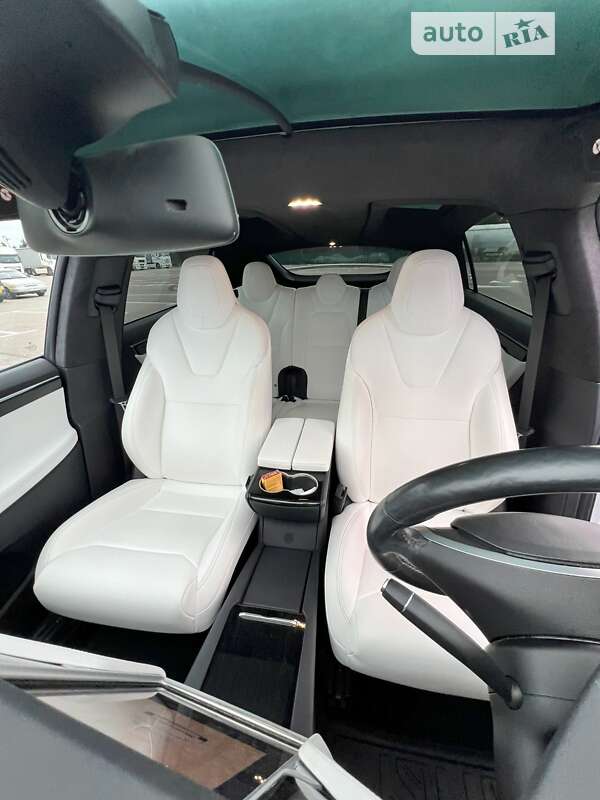 Позашляховик / Кросовер Tesla Model X 2017 в Львові