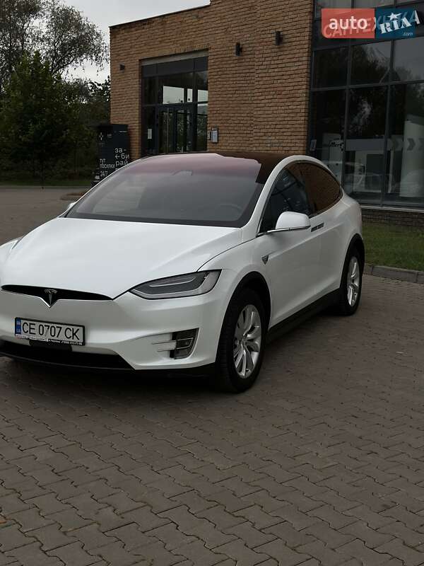 Внедорожник / Кроссовер Tesla Model X 2017 в 