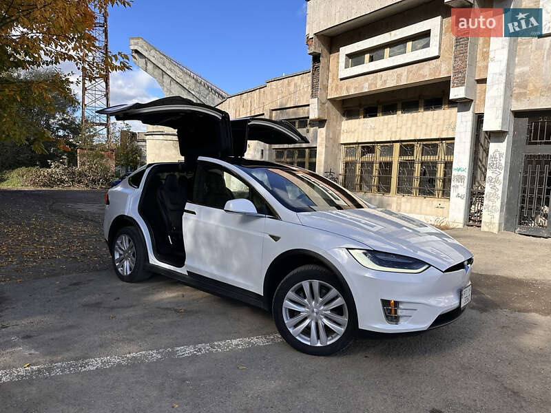 Внедорожник / Кроссовер Tesla Model X 2016 в Ивано-Франковске