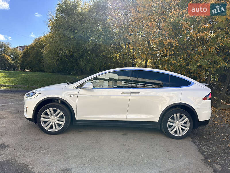 Внедорожник / Кроссовер Tesla Model X 2016 в Ивано-Франковске