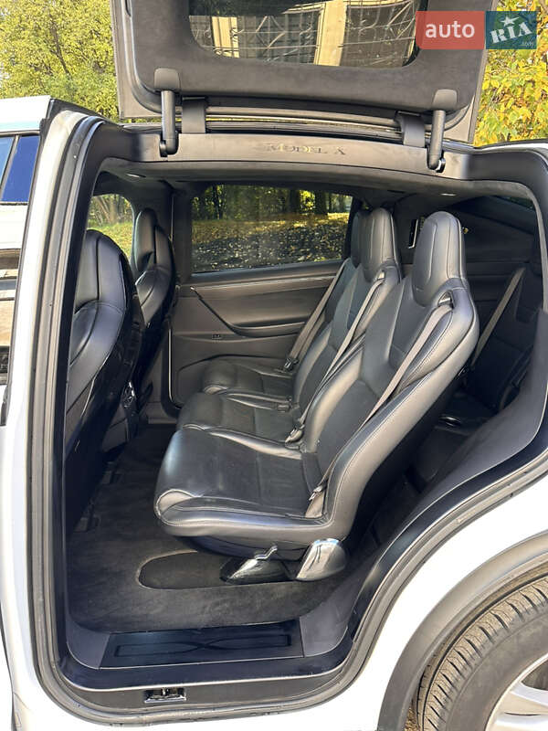 Внедорожник / Кроссовер Tesla Model X 2016 в Ивано-Франковске