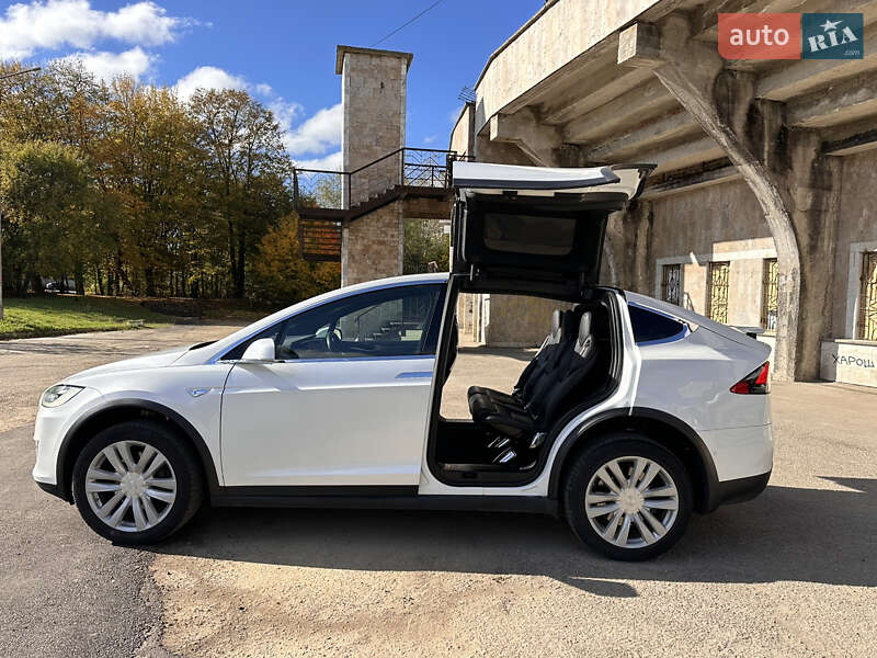 Внедорожник / Кроссовер Tesla Model X 2016 в Ивано-Франковске