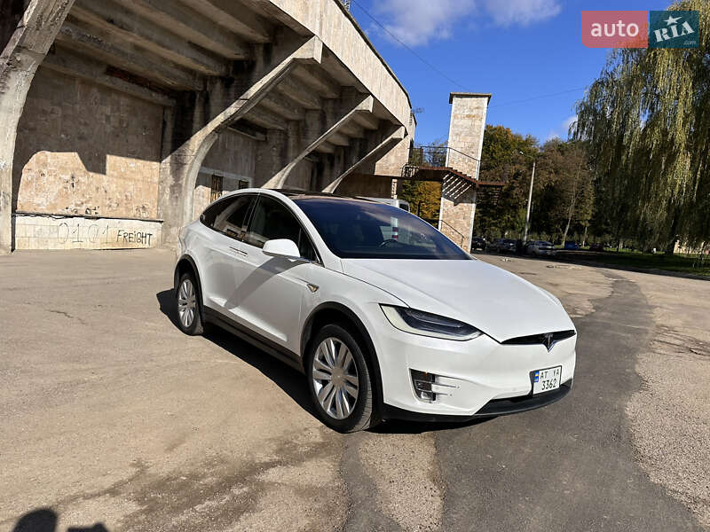 Внедорожник / Кроссовер Tesla Model X 2016 в Ивано-Франковске