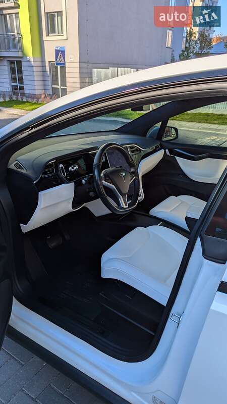 Позашляховик / Кросовер Tesla Model X 2018 в Львові