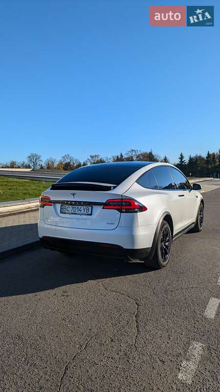 Позашляховик / Кросовер Tesla Model X 2018 в Львові