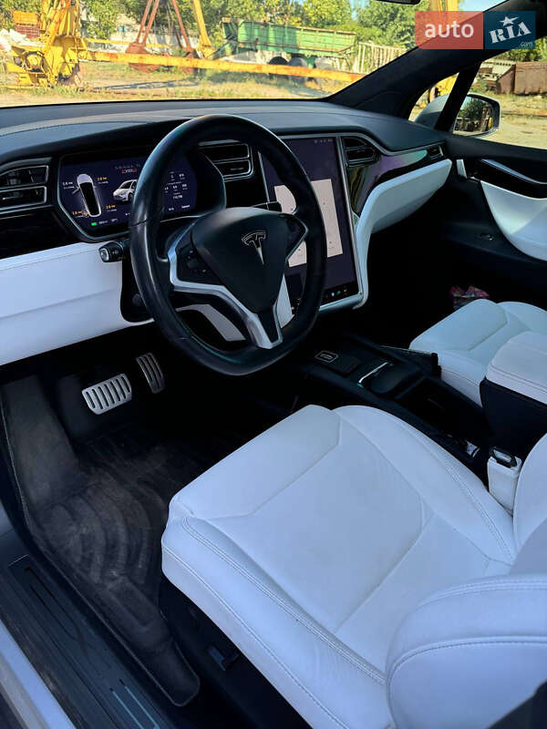 Внедорожник / Кроссовер Tesla Model X 2017 в Николаеве