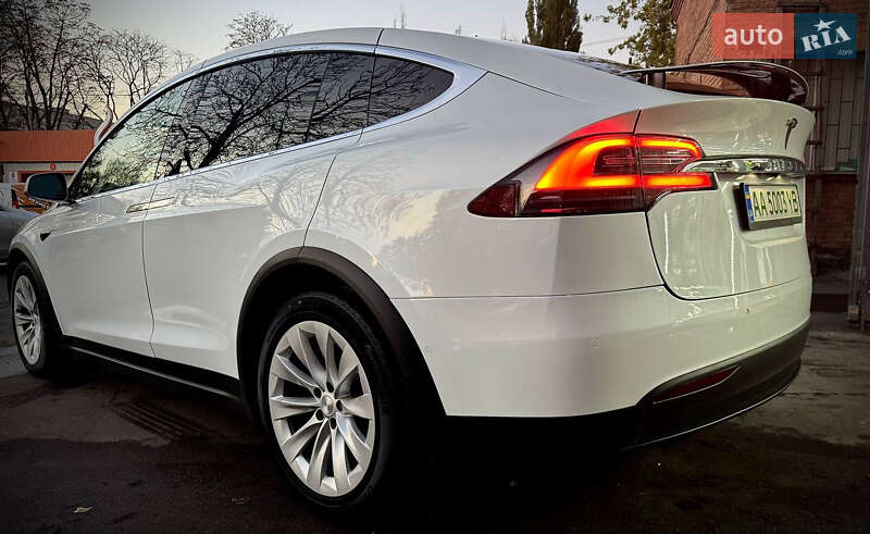 Позашляховик / Кросовер Tesla Model X 2020 в Києві