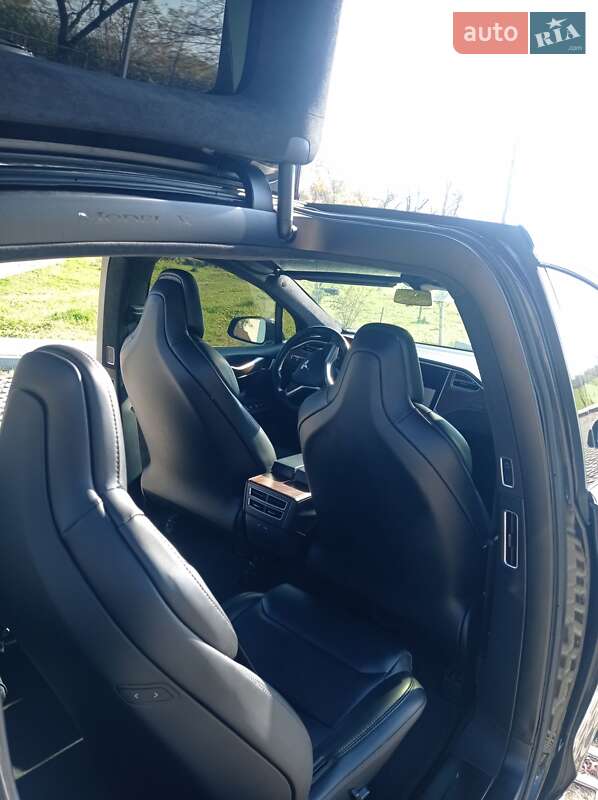 Внедорожник / Кроссовер Tesla Model X 2017 в Коломые