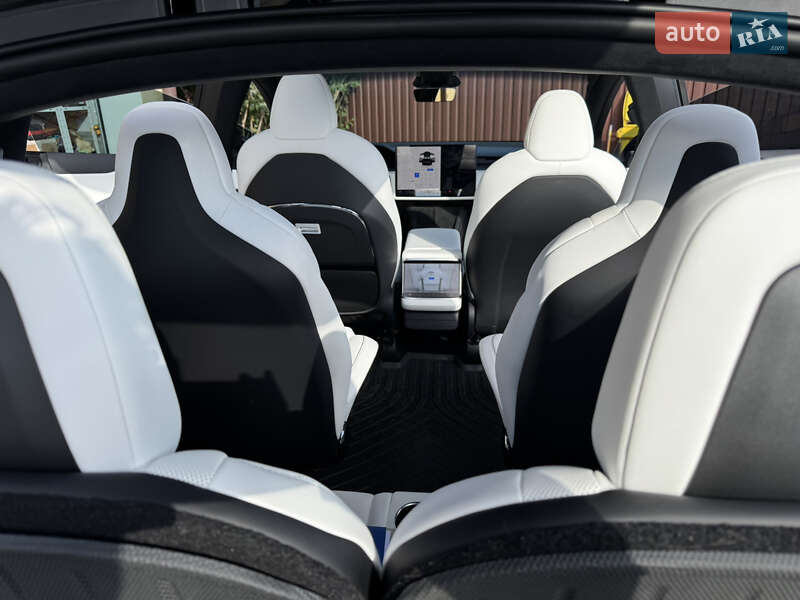 Tesla Model X 2023