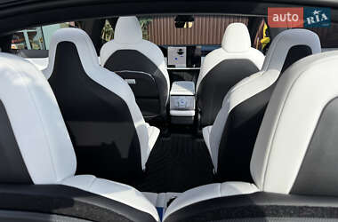 Tesla Model X 2023