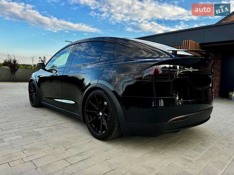 Позашляховик / Кросовер Tesla Model X 2017 в Львові