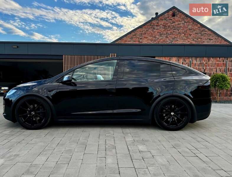 Позашляховик / Кросовер Tesla Model X 2017 в Львові