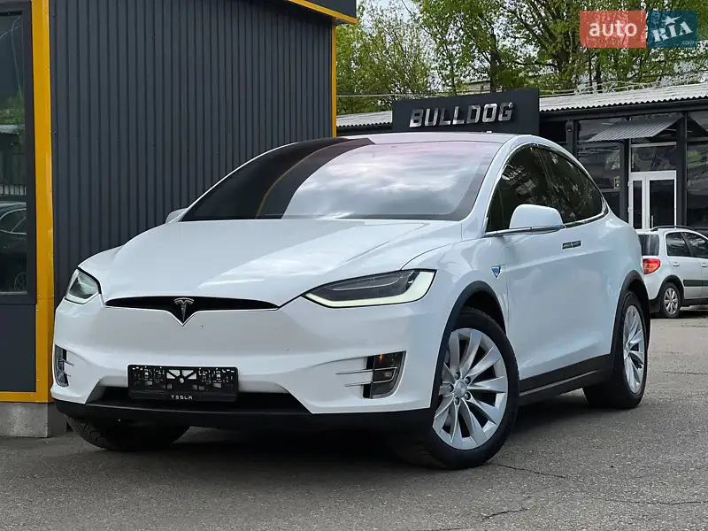 Внедорожник / Кроссовер Tesla Model X 2018 в 