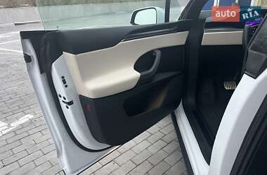 Позашляховик / Кросовер Tesla Model X 2023 в 