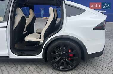 Позашляховик / Кросовер Tesla Model X 2023 в 