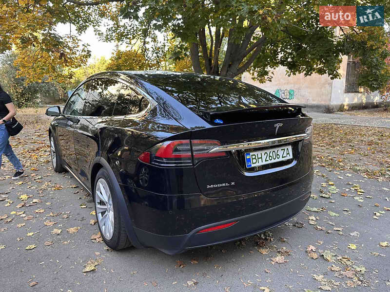 Позашляховик / Кросовер Tesla Model X 2017 в Ізмаїлі